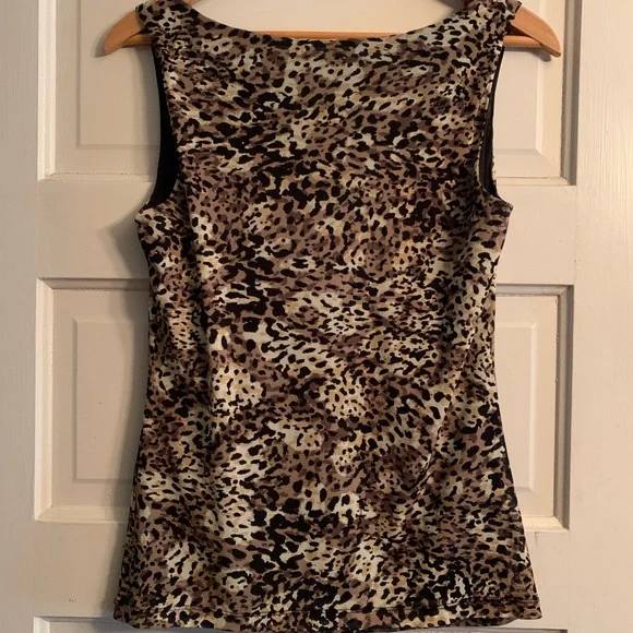 โญ๏ธ 3/$10 Jaguar Print Cowl Neck Top - Picture 2 of 3